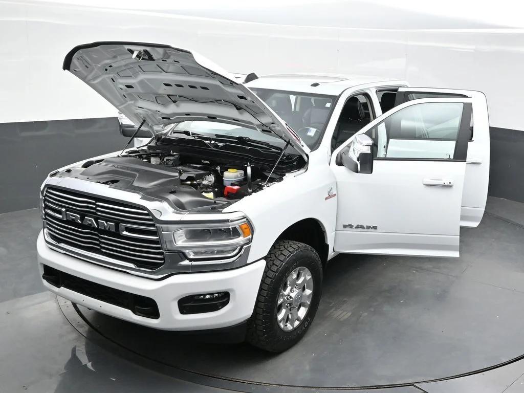 Used 2023 White Ram Laramie image 39