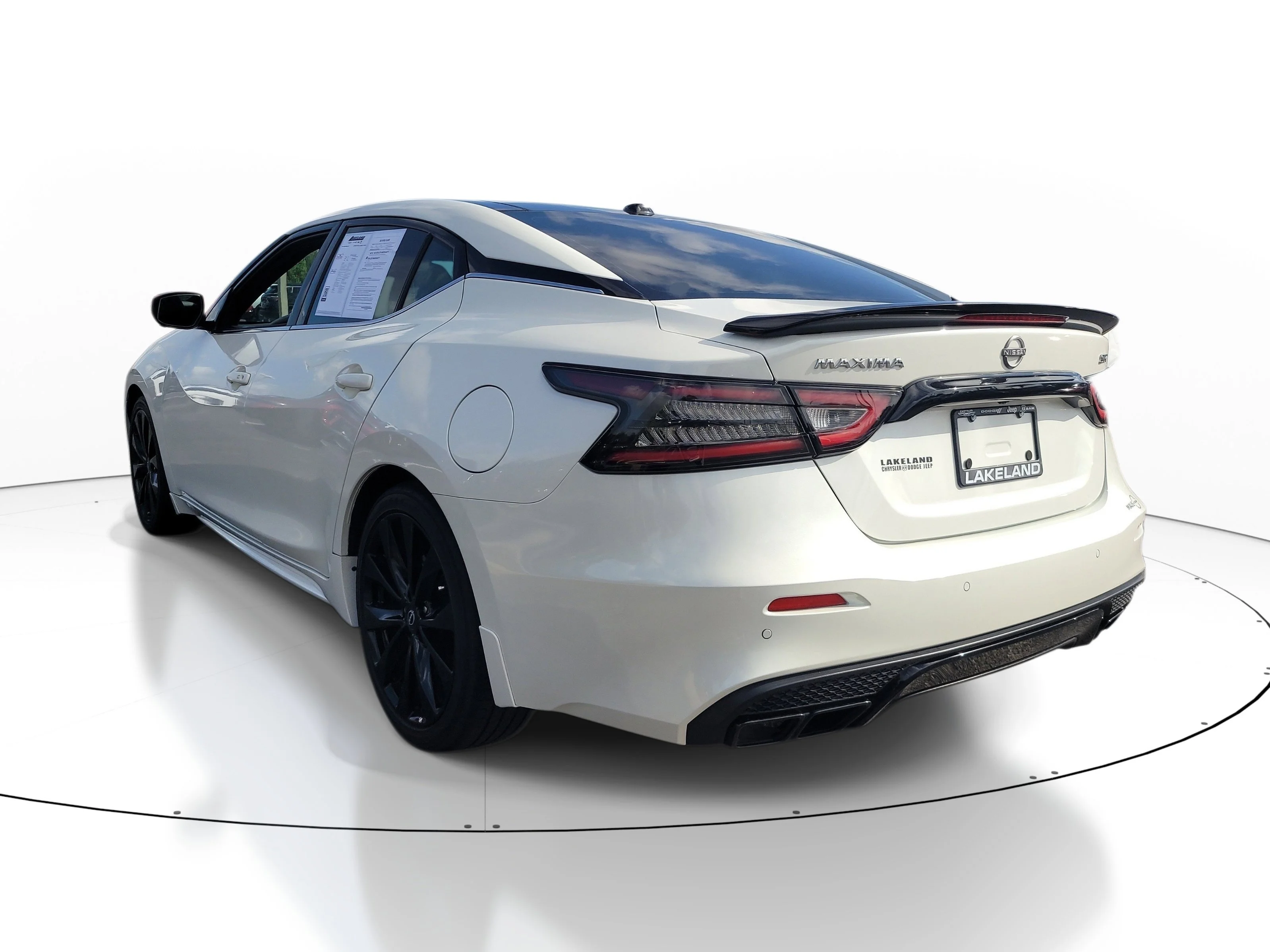 Used 2023 Pearl White Tricoat Nissan SR image 6