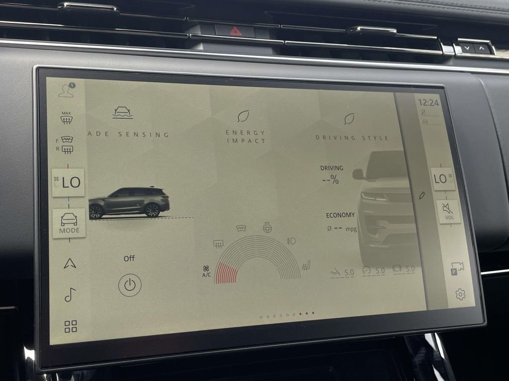 New 2026 Fuji White Land Rover Dynamic SE image 25