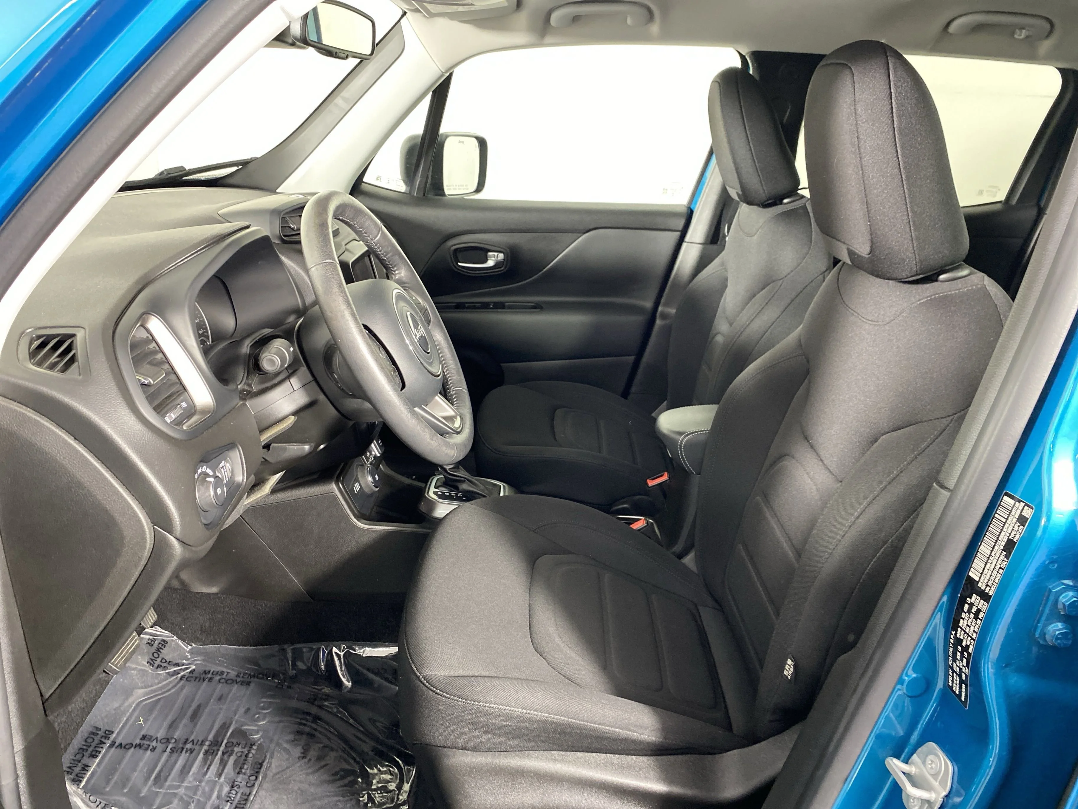 Used 2022 Bikini Metallic Clearcoat Jeep Latitude image 16