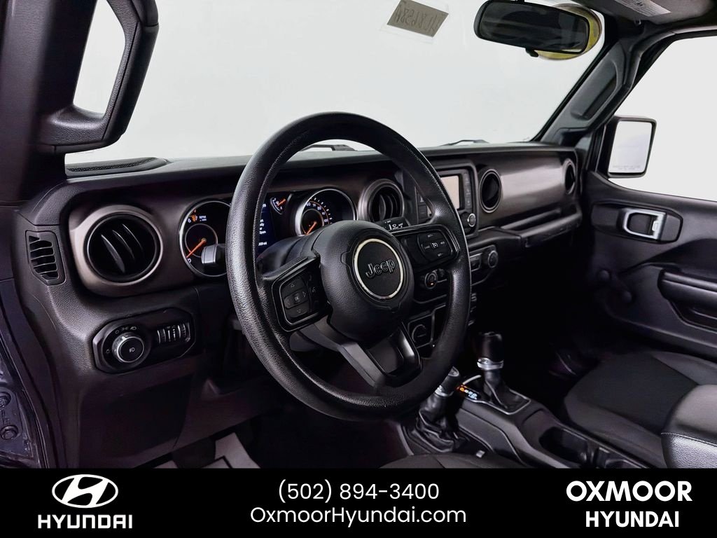 Used 2018 Granite Crystal Metallic Clearcoat Jeep Sport image 9