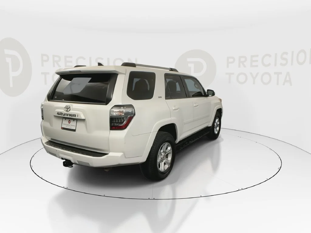 Used 2022 White Toyota SR5 image 20