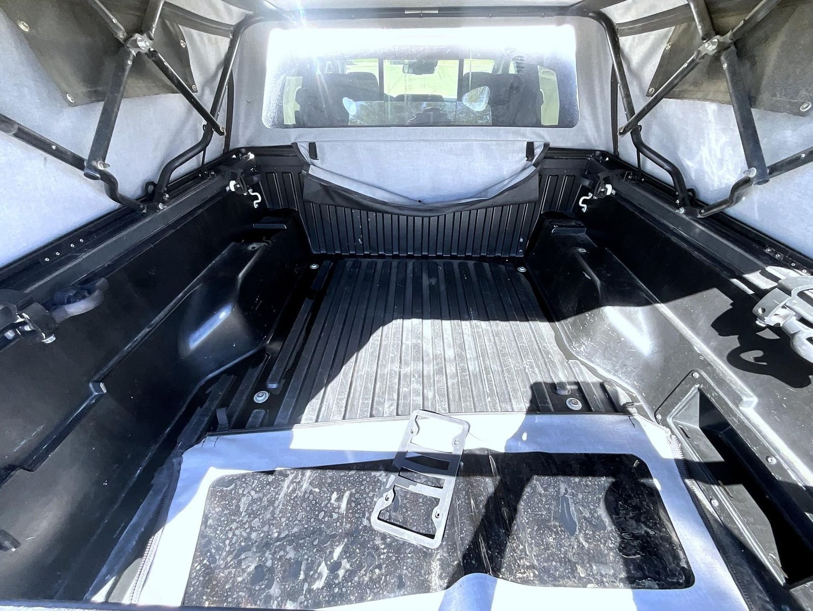 Used 2022 White Toyota SR5 image 23