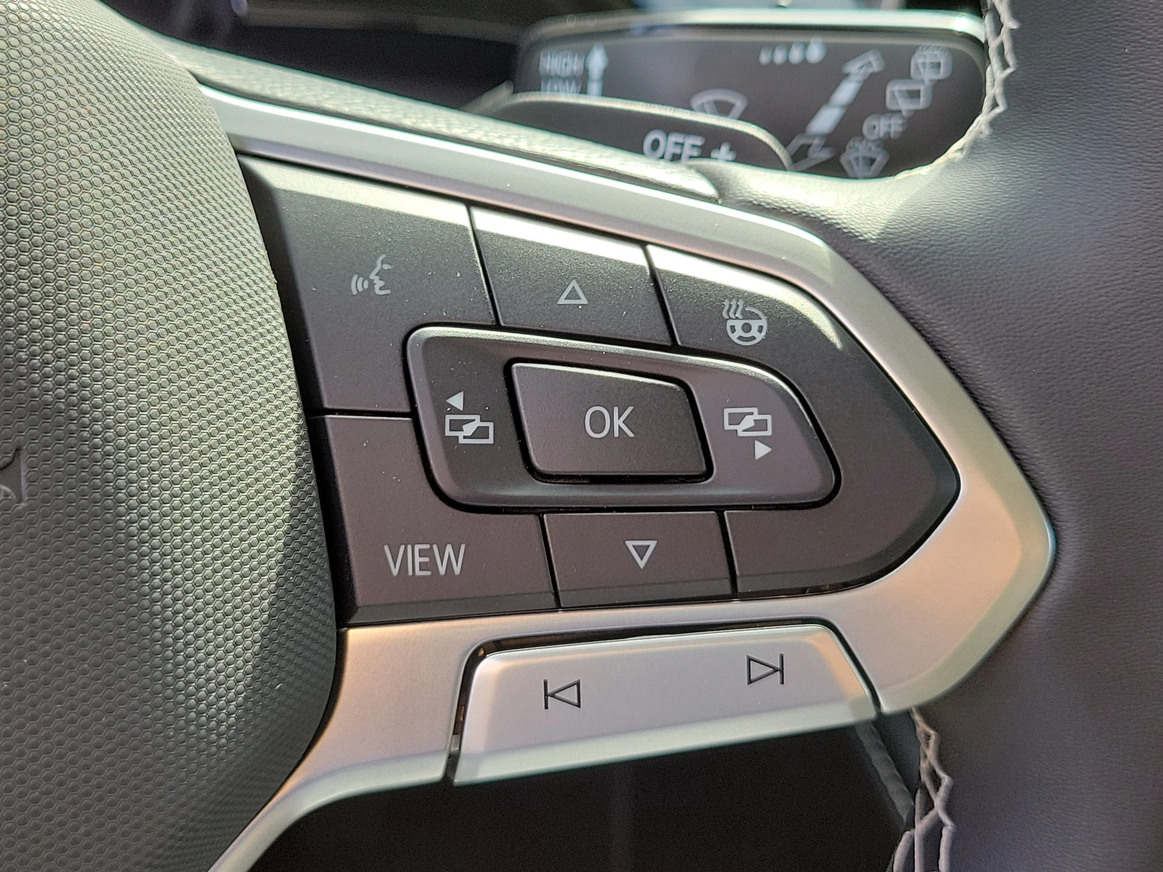 New 2026 Black Volkswagen SE w/Technology image 25