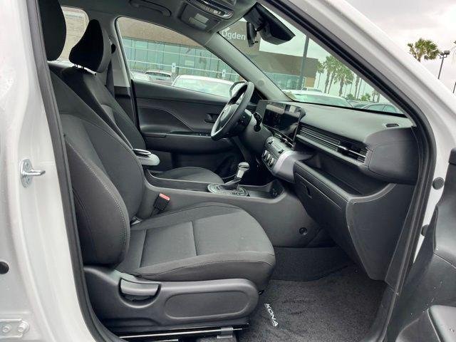 New 2026 White Hyundai SE FWD image 22