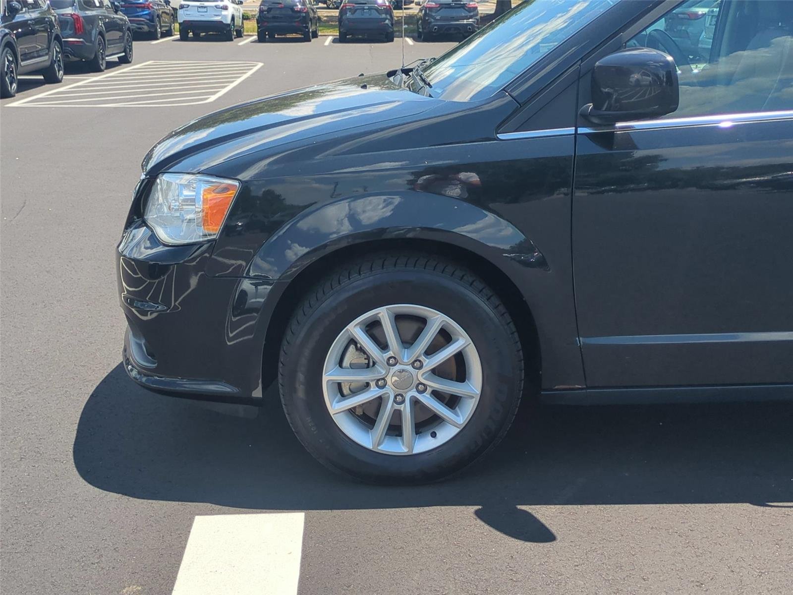 Used 2018 Black Onyx Crystal Pearlcoat Dodge SXT image 25