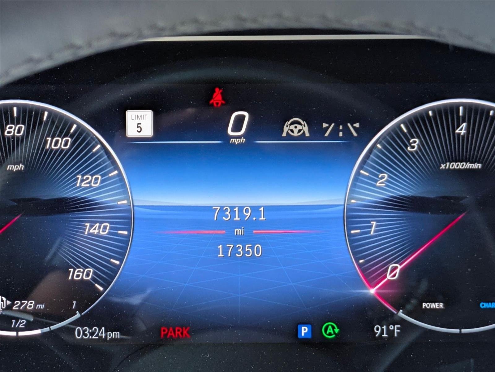 Used 2025  Mercedes-Benz G 550 image 11