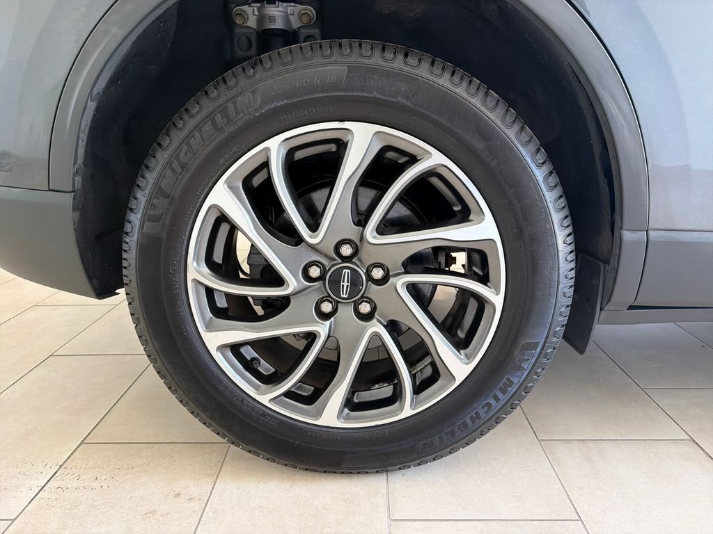 Used 2020 Gray Lincoln Standard image 8