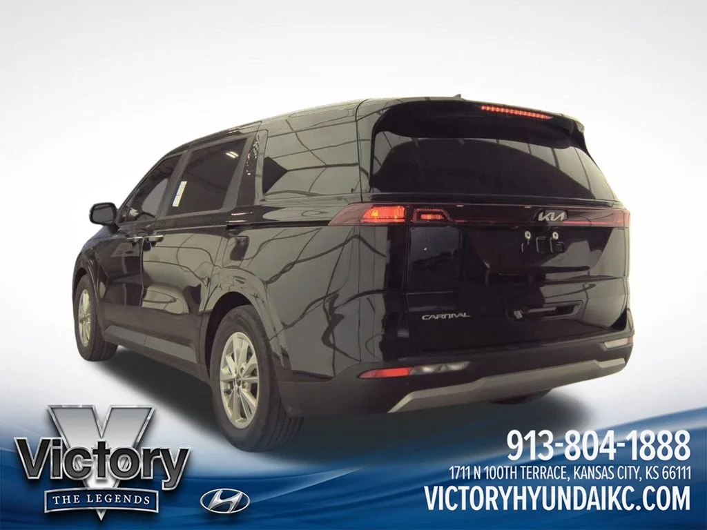 Used 2024 Black Kia LX image 6
