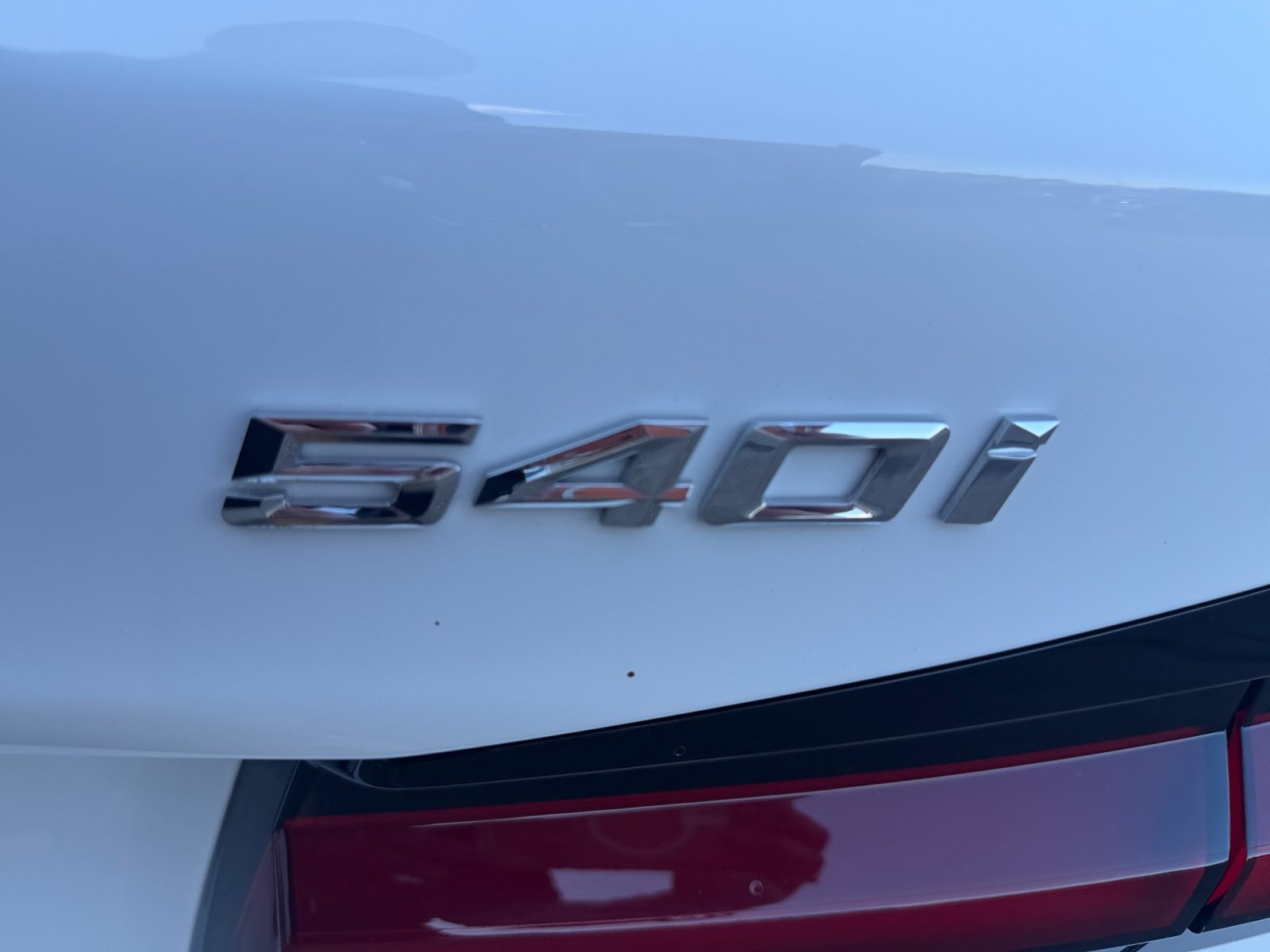 Used 2023 Alpine White BMW 540i xDrive image 44