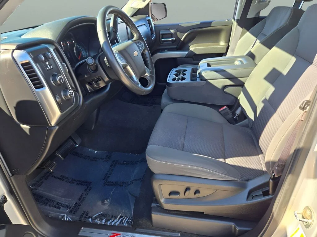 Used 2017 Silver Chevrolet LT image 17