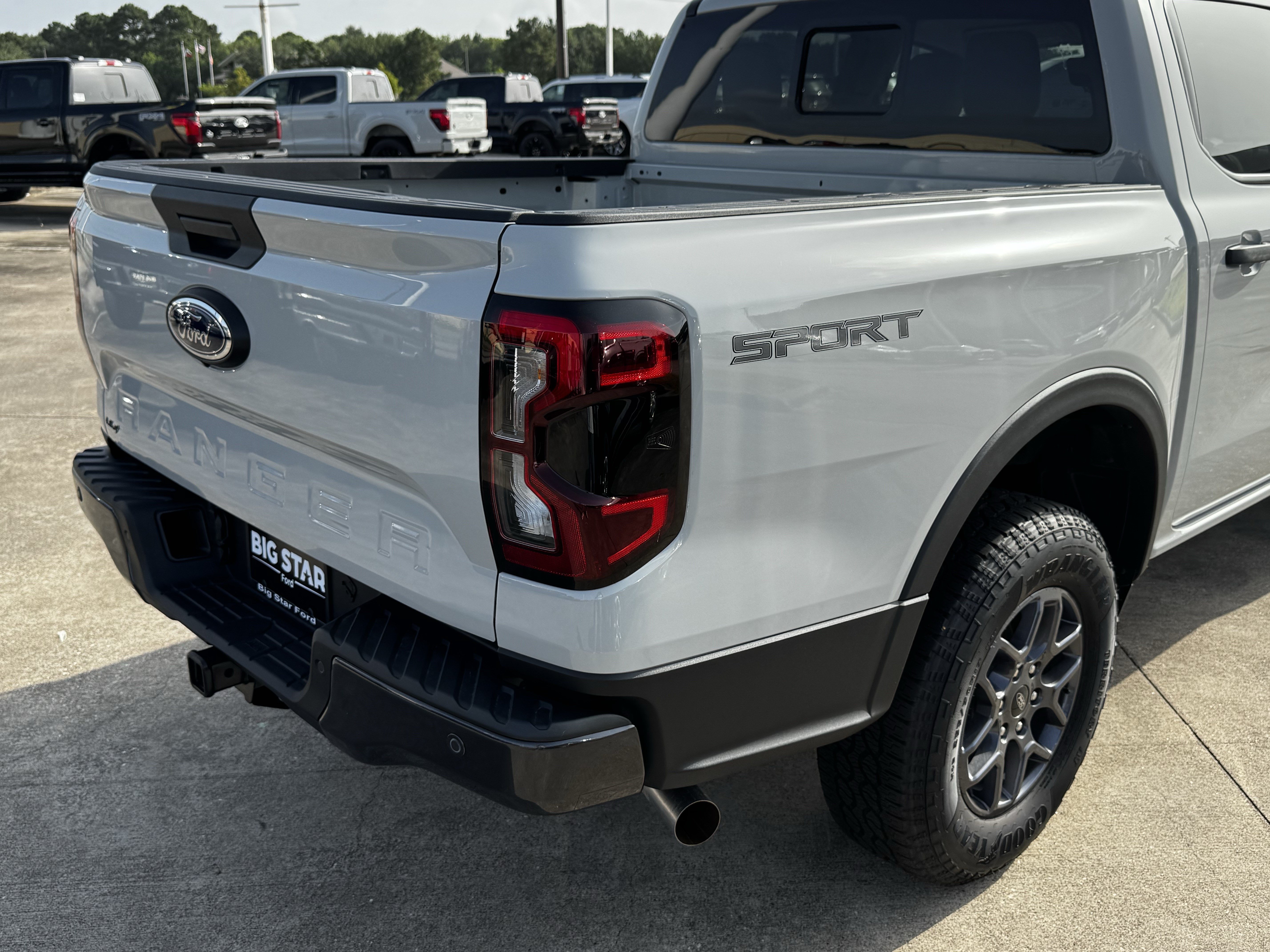 New 2026 Avalanche Ford XLT image 7