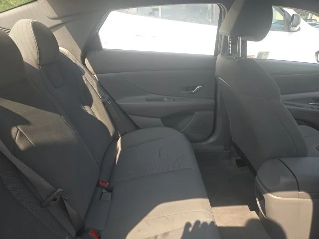 Used 2024 Black Hyundai SE image 5