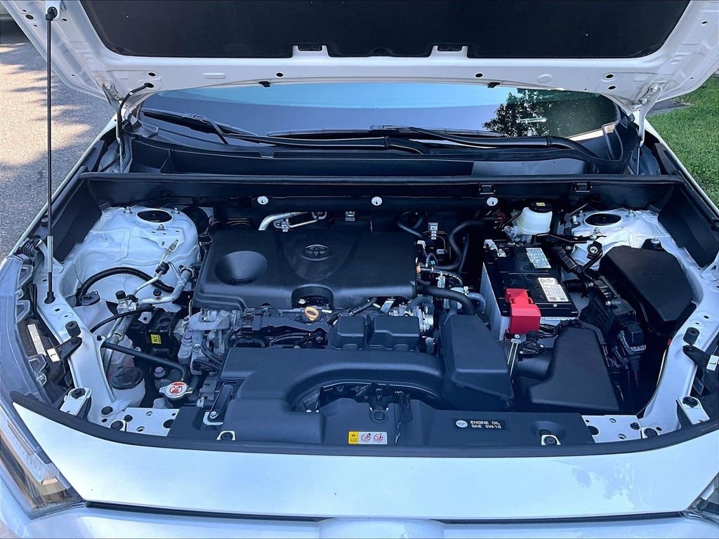 Used 2025 White Toyota XLE image 30