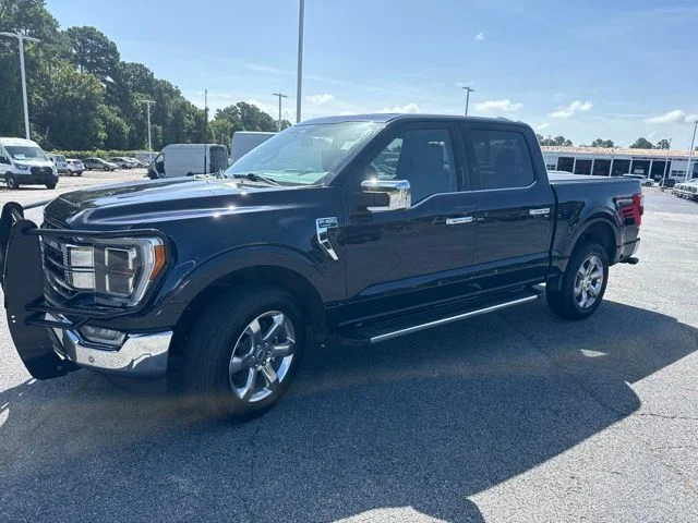 Used 2023 Blue Metallic Ford Lariat image 7