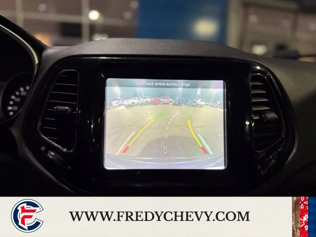 Used 2019 Gray Jeep Limited 4x4 image 17