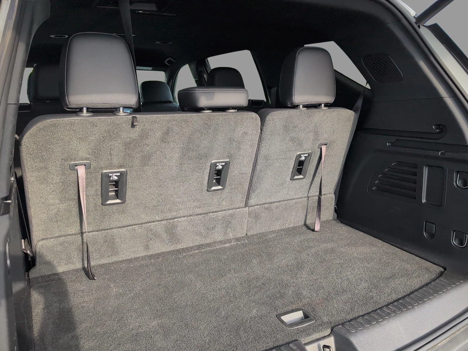 Used 2024 Downpour Metallic GMC SLE image 35