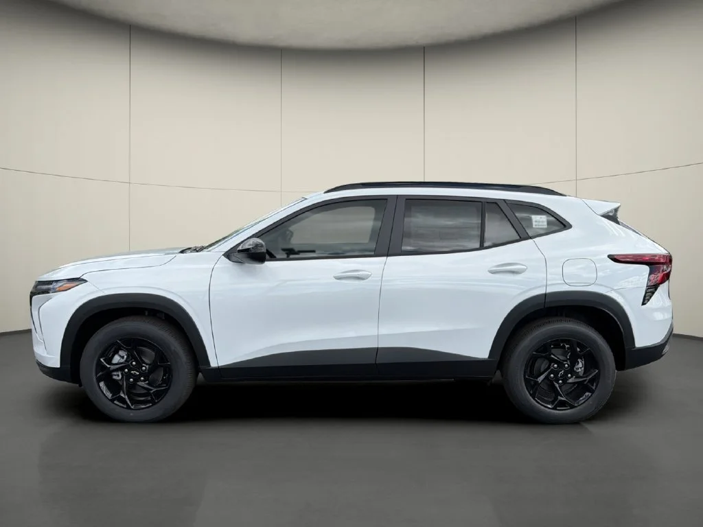 New 2026 Summit White Chevrolet LT image 4