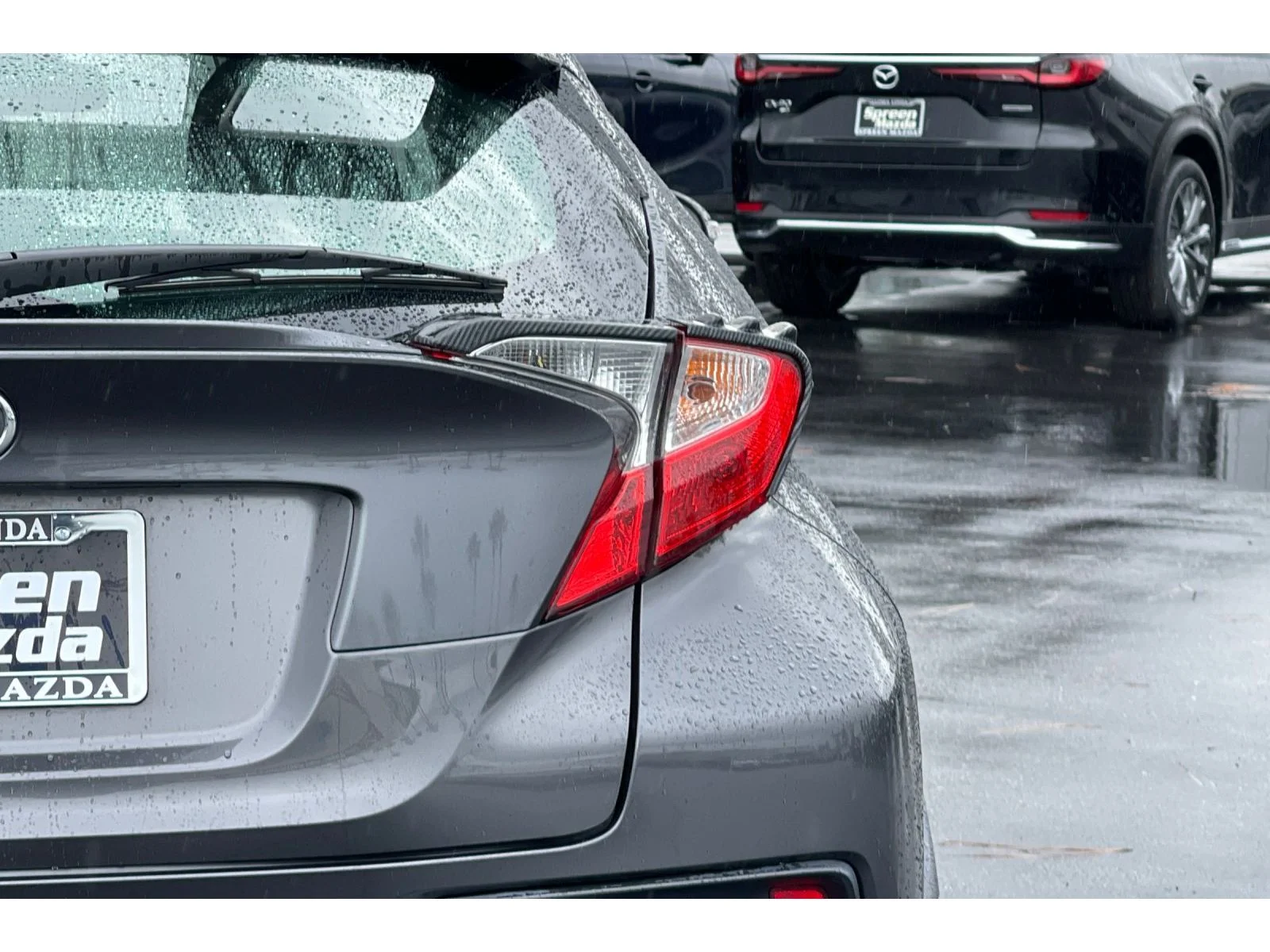 Used 2018 Magnetic Gray Metallic Toyota XLE Premium image 17