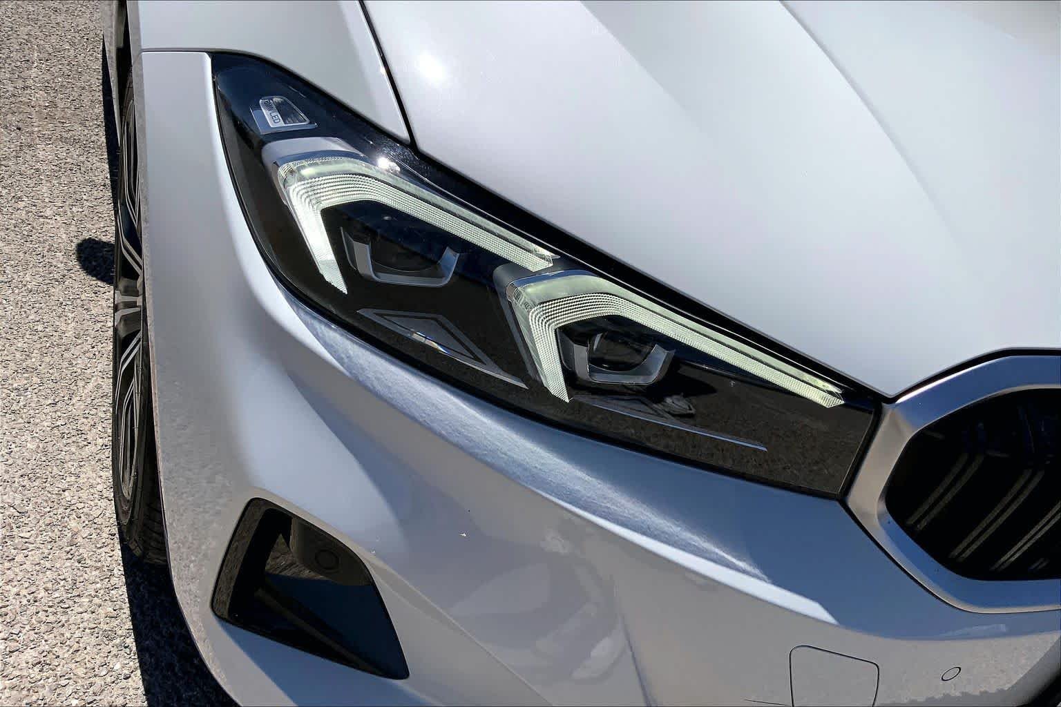 2025 BMW 3 Series 330i - Photo 28