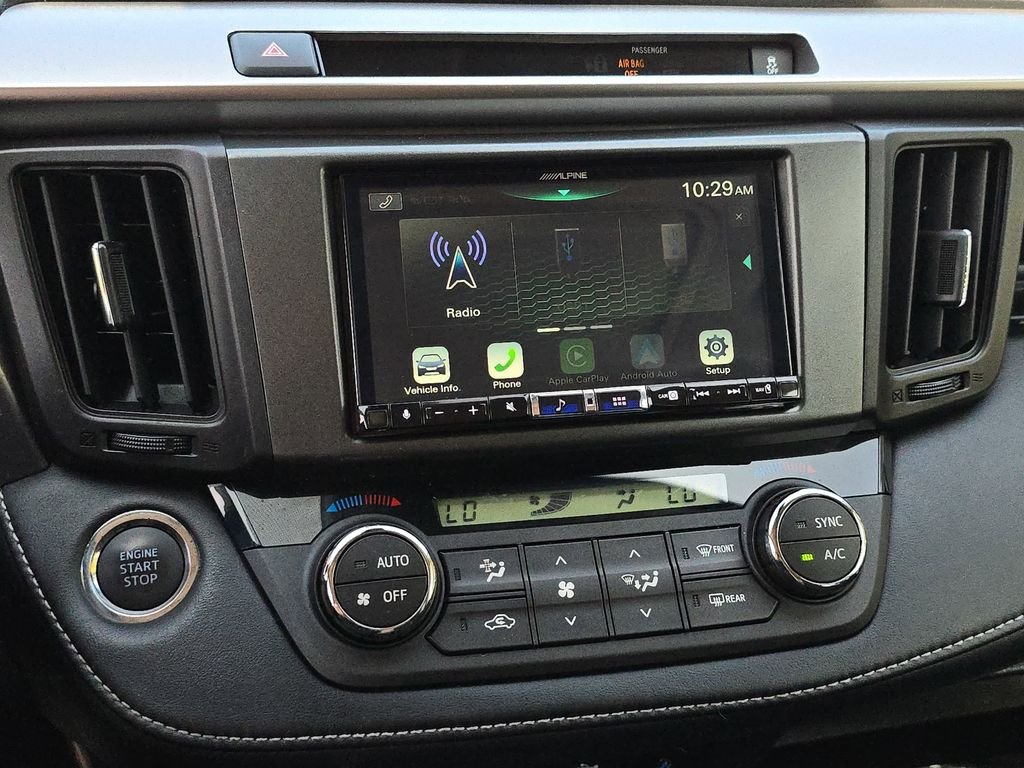 Used 2016  Toyota XLE image 27