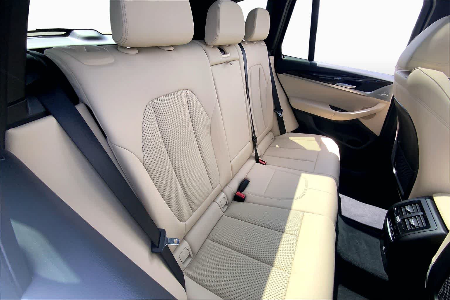 Used 2024 Jet Black BMW xDrive30i image 19