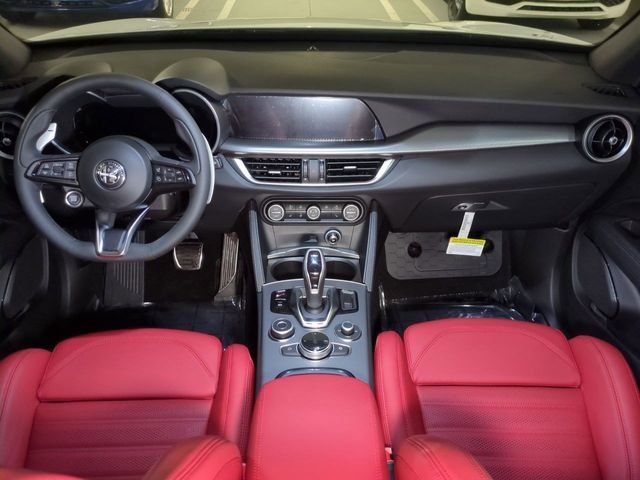 2025 Alfa Romeo Stelvio Base - Photo 24