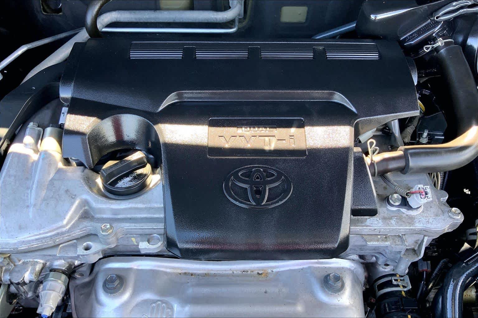 Used 2015 Black Toyota LE image 32