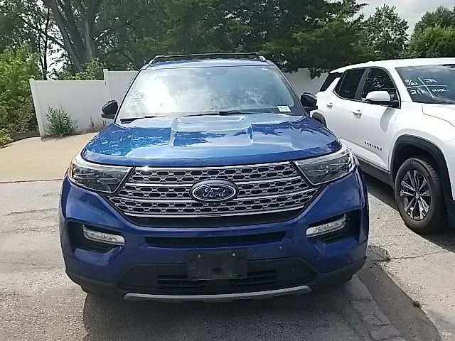 Used 2020 Blue Ford Limited image 8
