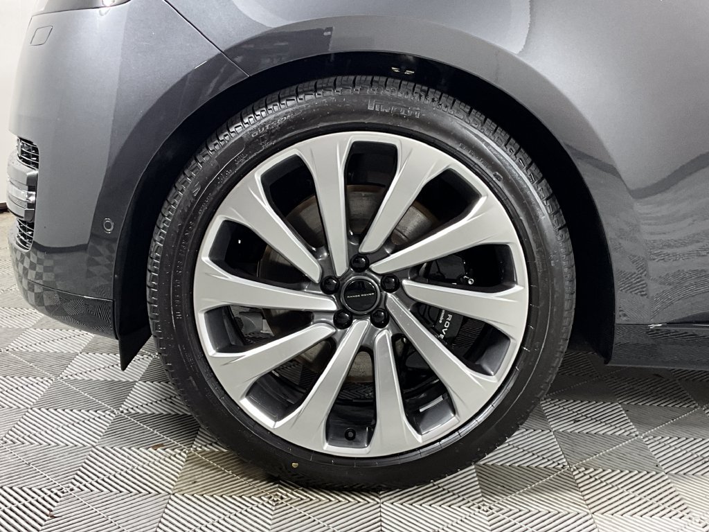 New 2026 Carpathian Grey Land Rover SE LWB 7-Seats / V8 image 9