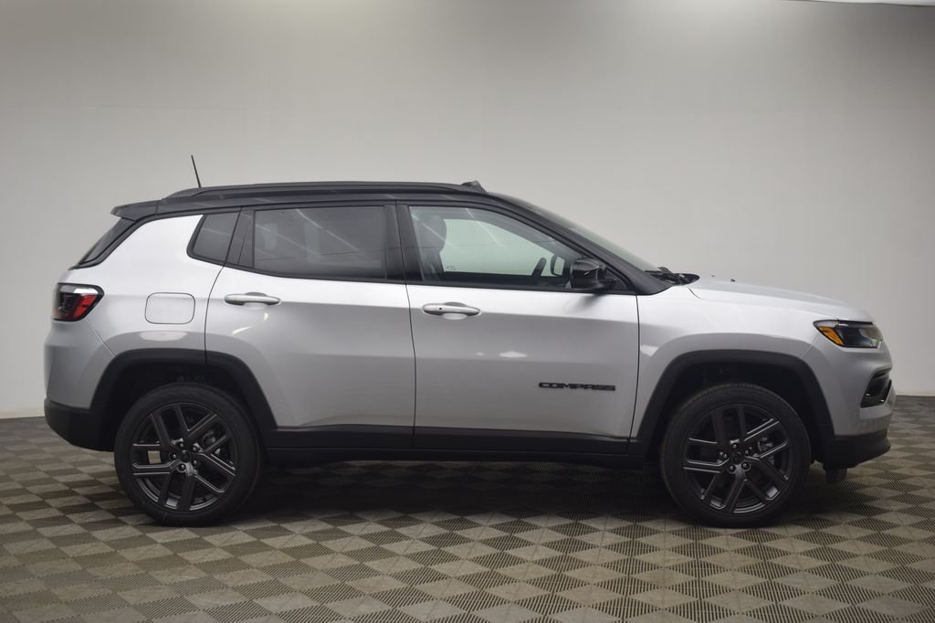 New 2026 Silver Zynith Metallic Clearcoat Jeep Limited image 4