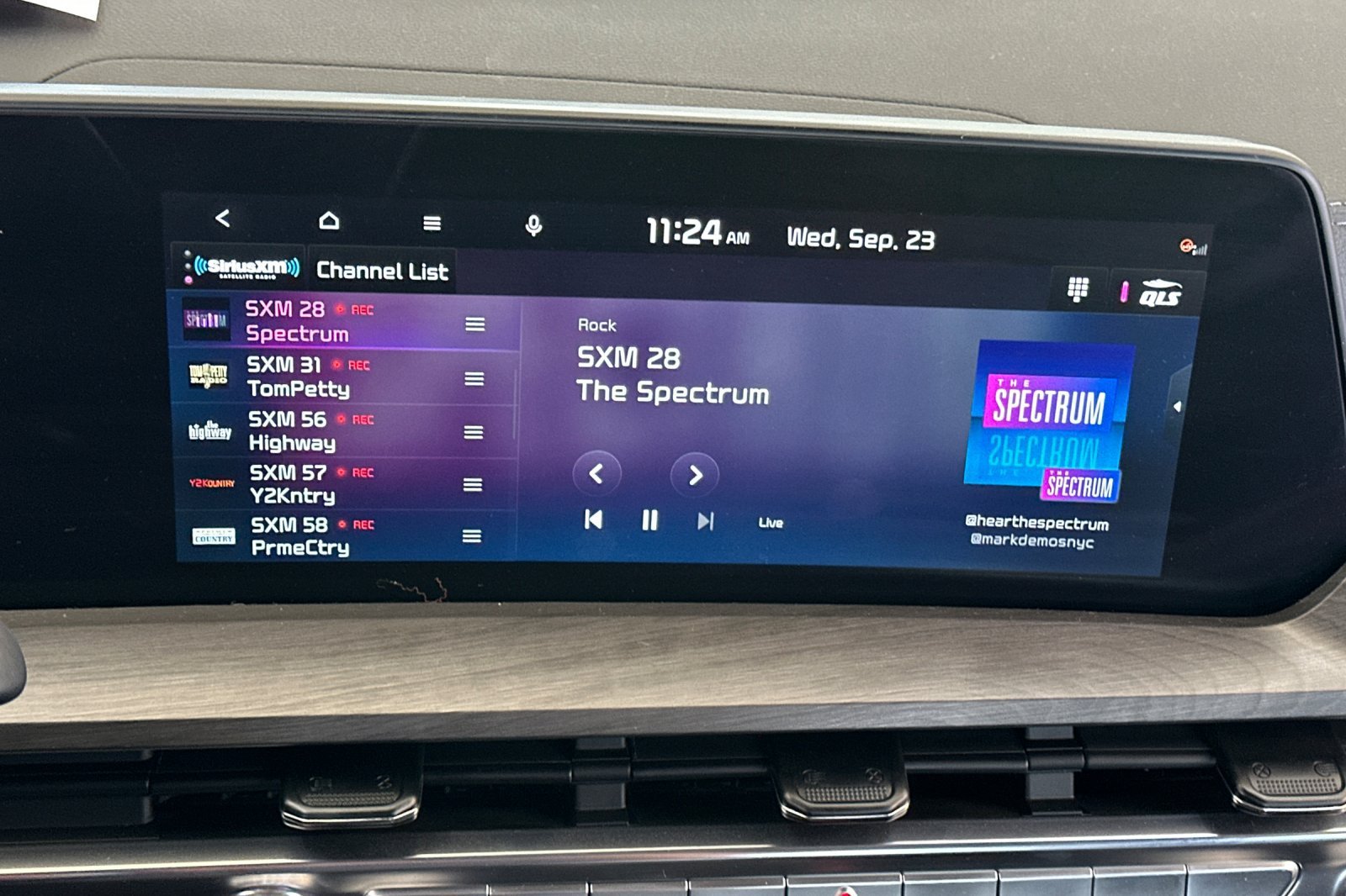 Used 2025 Gray Kia SX-Prestige X-Line image 21