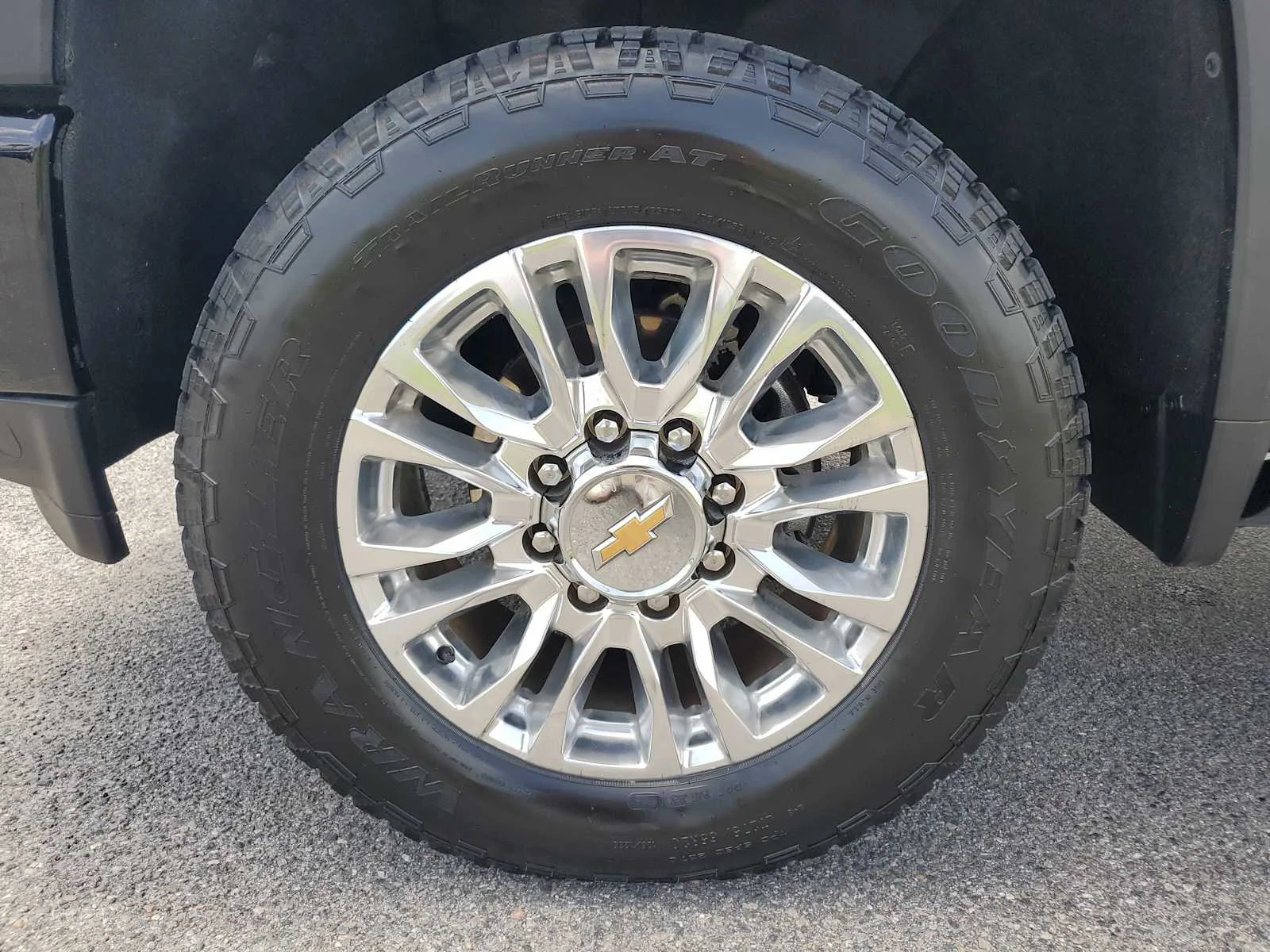 Used 2022 Black Chevrolet High Country image 13