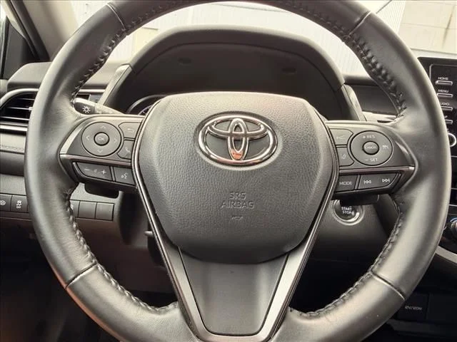 Used 2023 White Toyota SE image 19