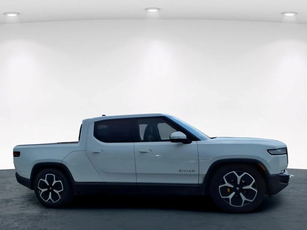 Used 2022 White Rivian Adventure image 11