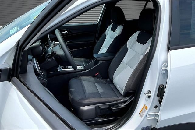 Used 2026 White Chevrolet LS image 19