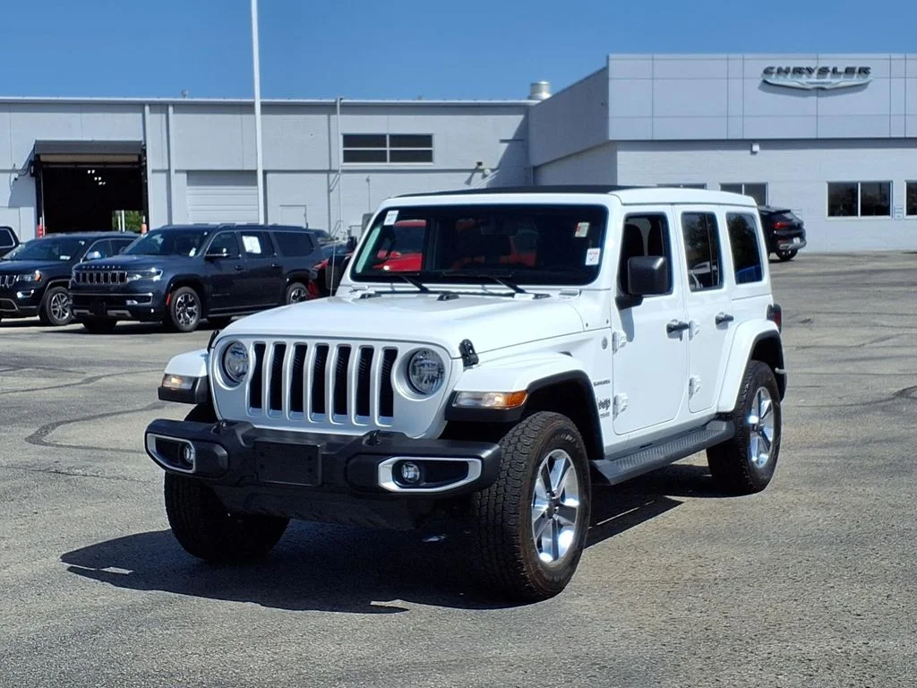 Used 2022 Jeep Wrangler Unlimited Sahara with VIN 1C4HJXEN8NW244433 for sale in Kansas City