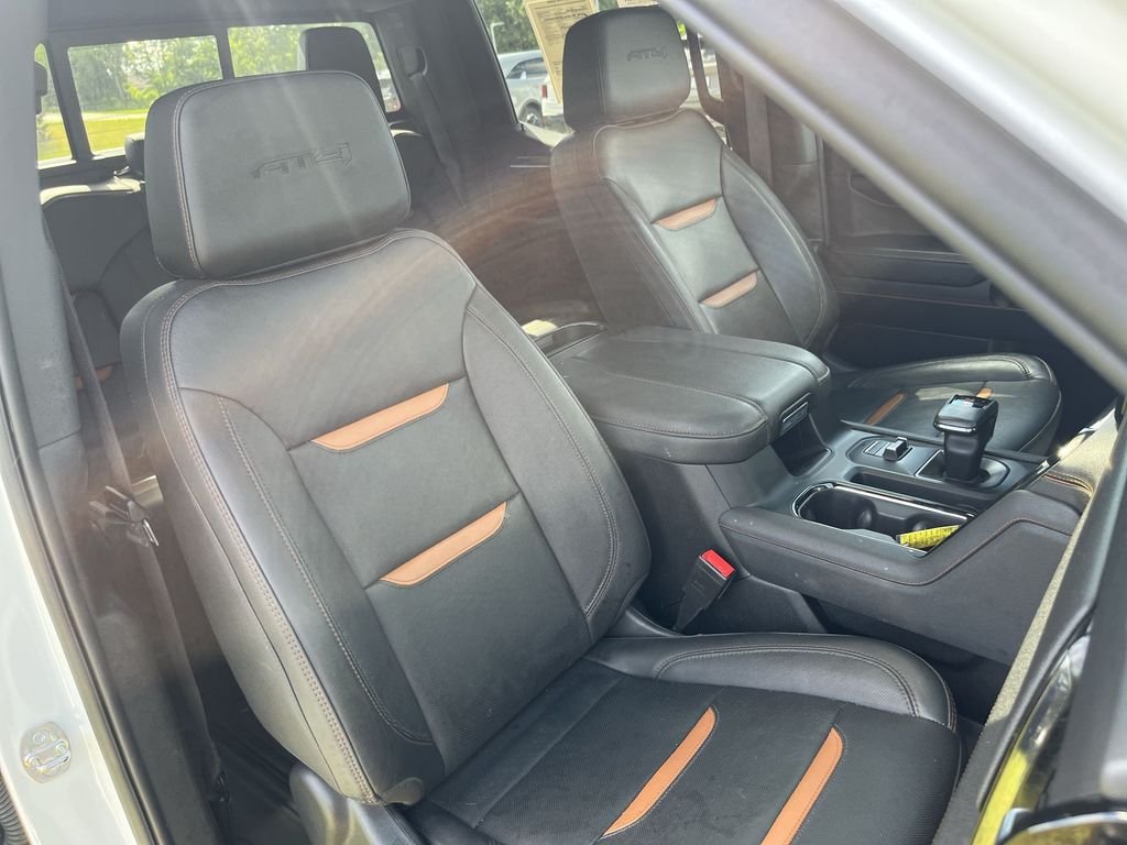 Used 2023 White GMC AT4 image 31