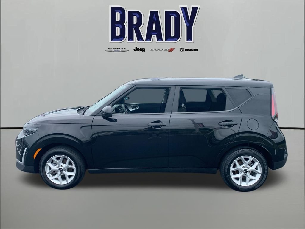 Used 2024 Black Kia LX image 4
