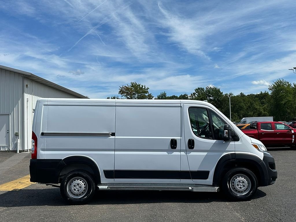 Used 2025 White Ram Base image 10