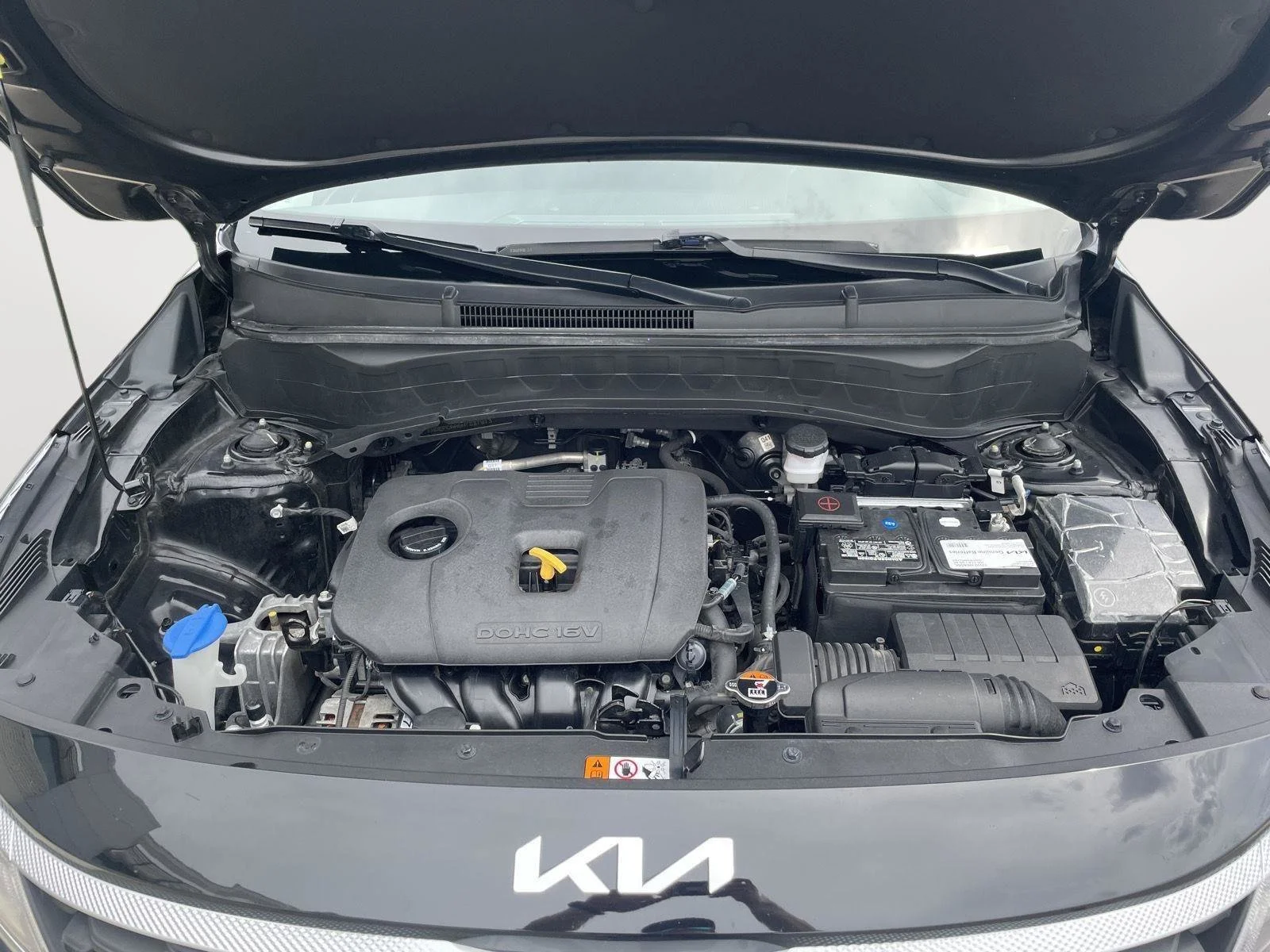 Used 2022 Cherry Black Kia LX image 8