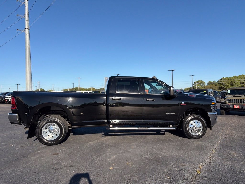 Used 2025 Diamond Black Ram Big Horn image 9
