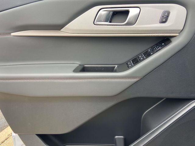 New 2026 Space White Metallic Ford Active image 11