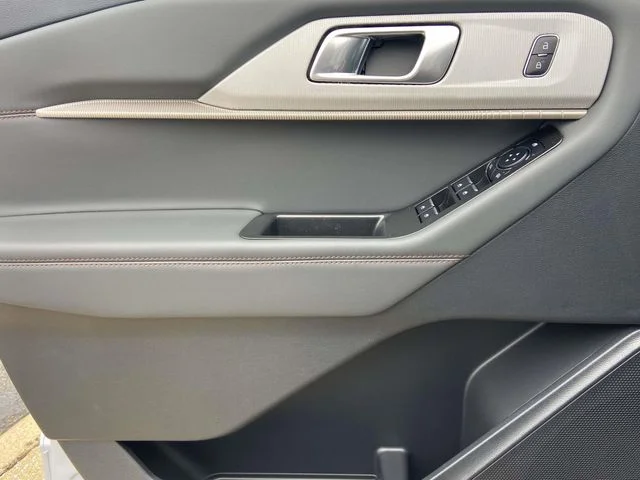 New 2026 Space White Metallic Ford Active image 11