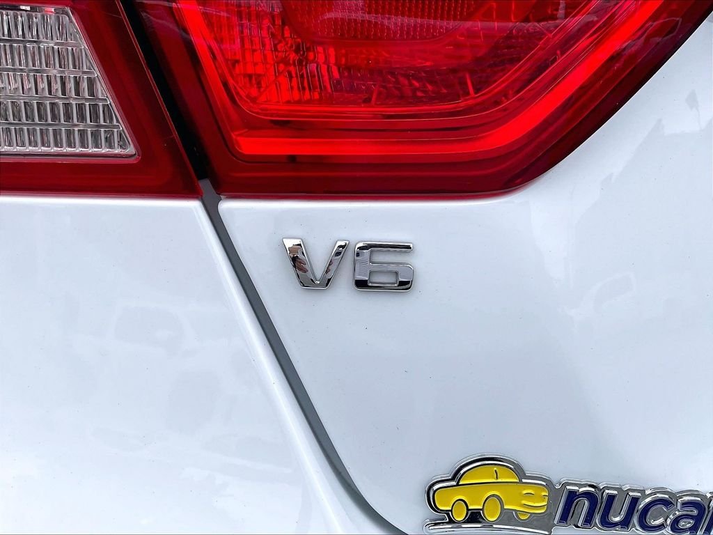Used 2019 White Chevrolet LS image 28