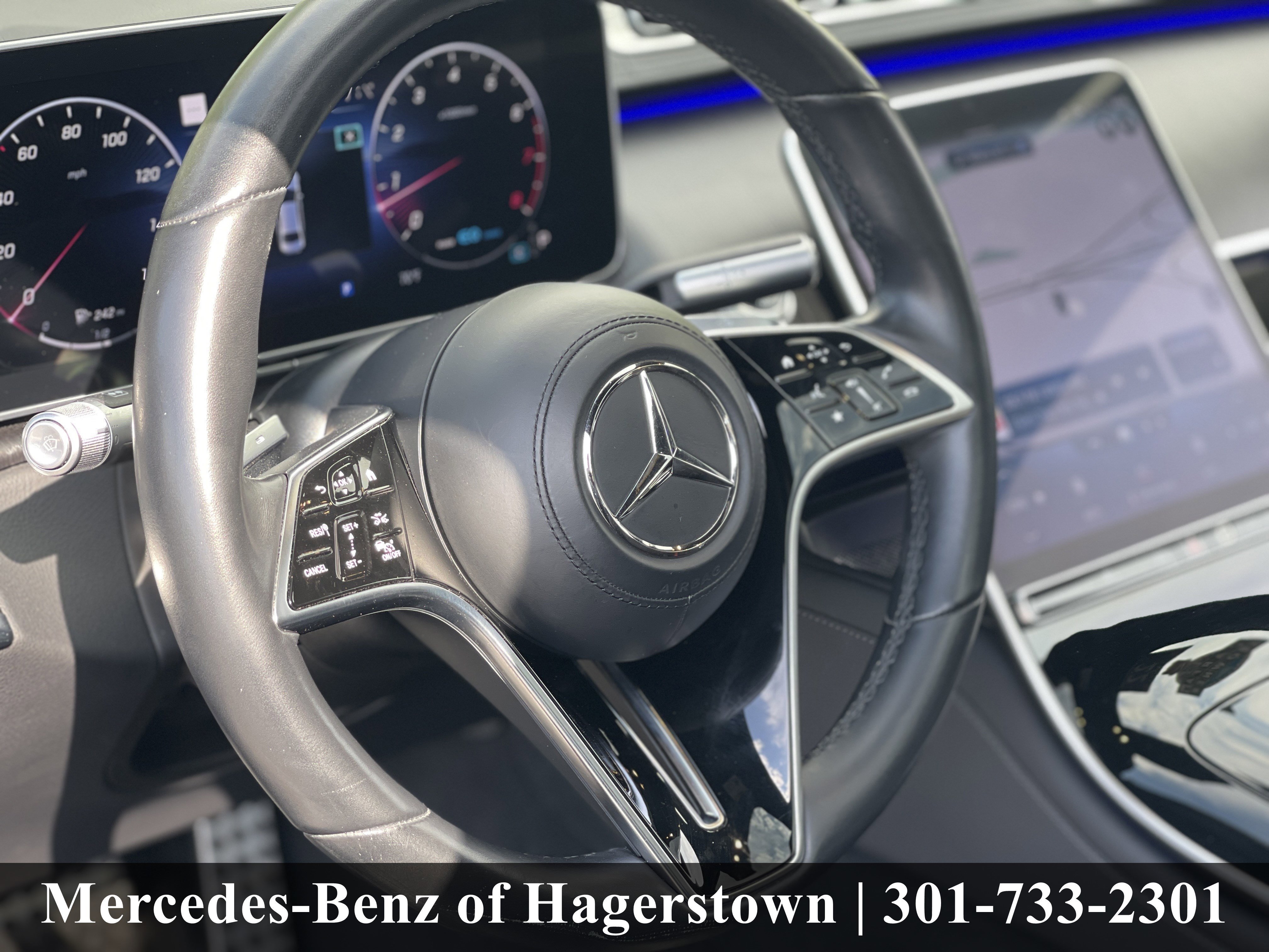 Certified Used 2022 Obsidian Black Mercedes-Benz S 500 4MATIC® Sedan image 9