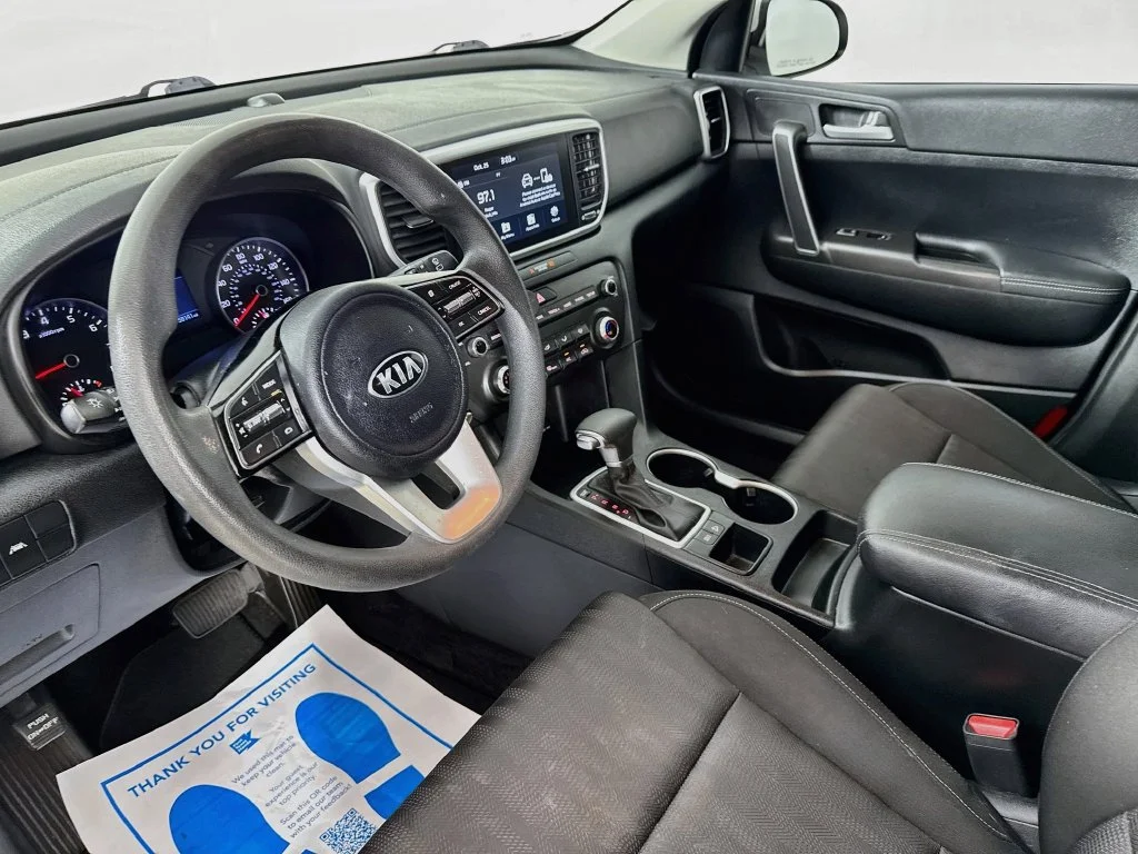 Used 2022 White Kia LX image 9