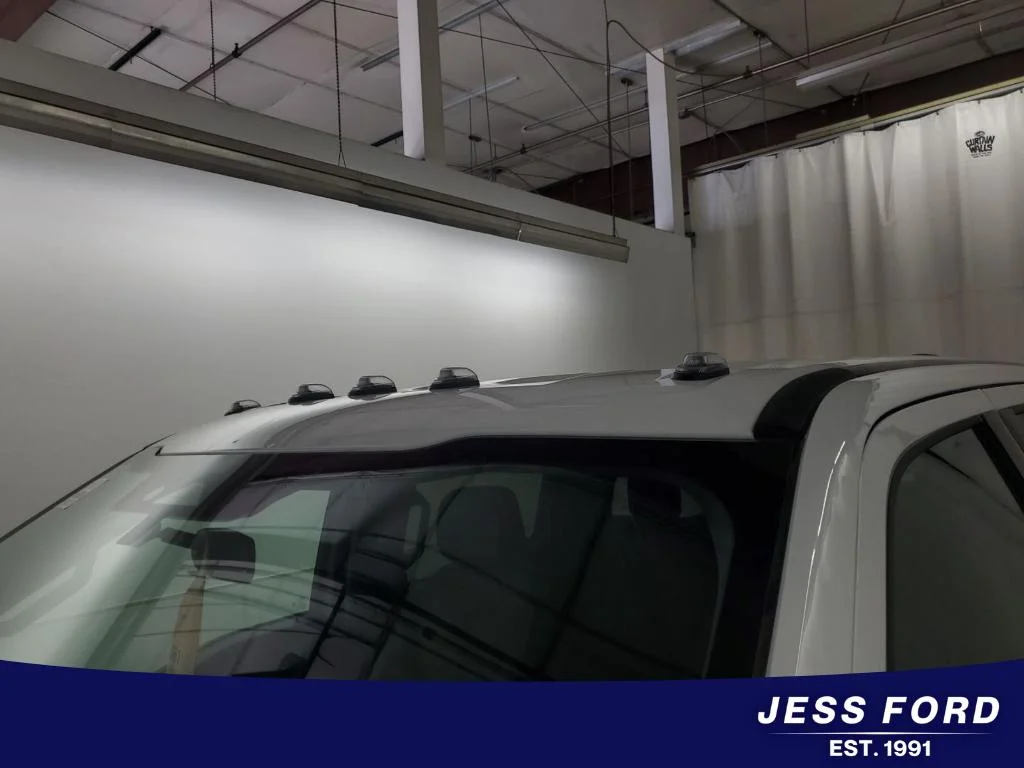 Used 2025 Oxford White Ford XLT image 10