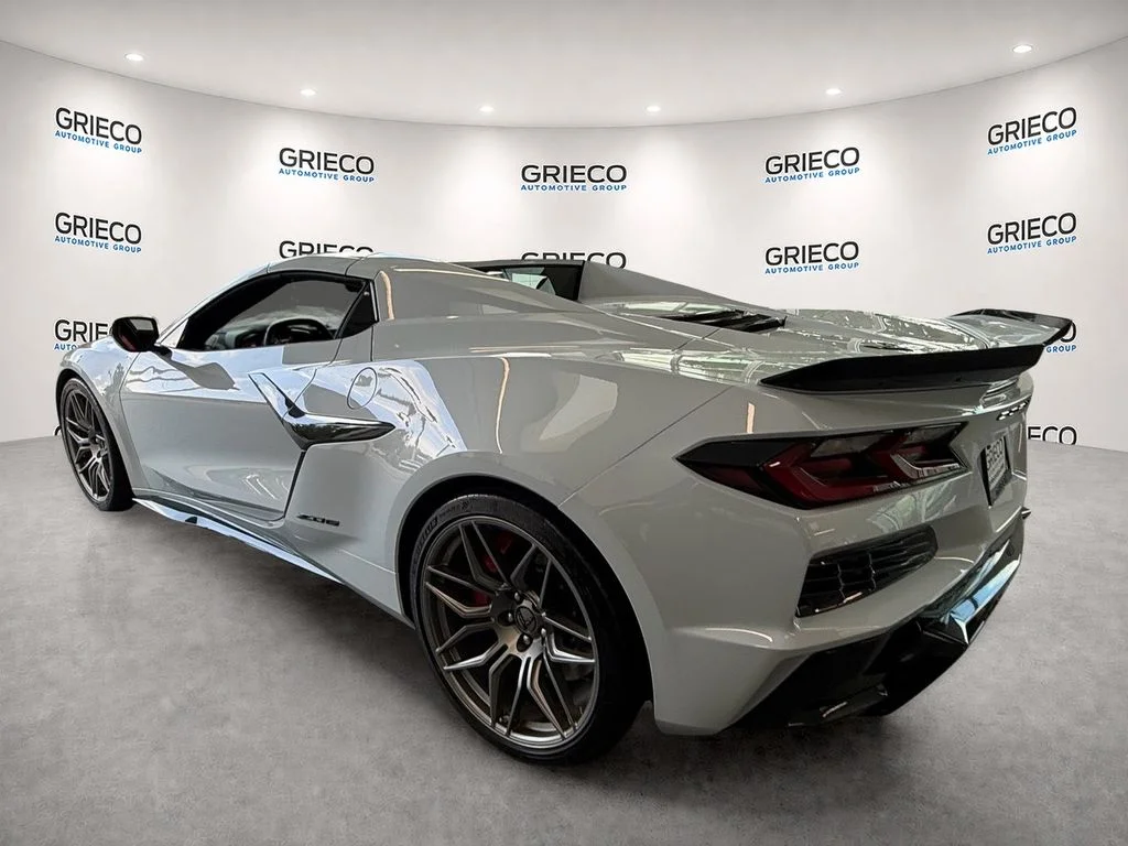 Used 2024 White Chevrolet Z06 image 5
