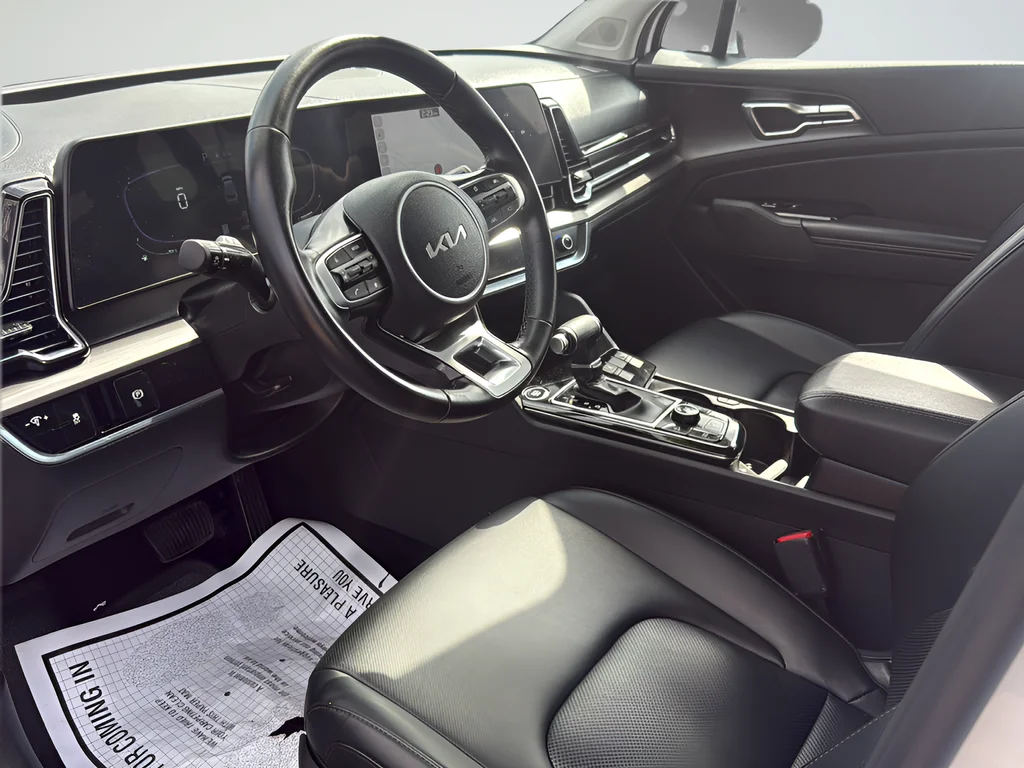 Used 2023 White Kia EX image 9